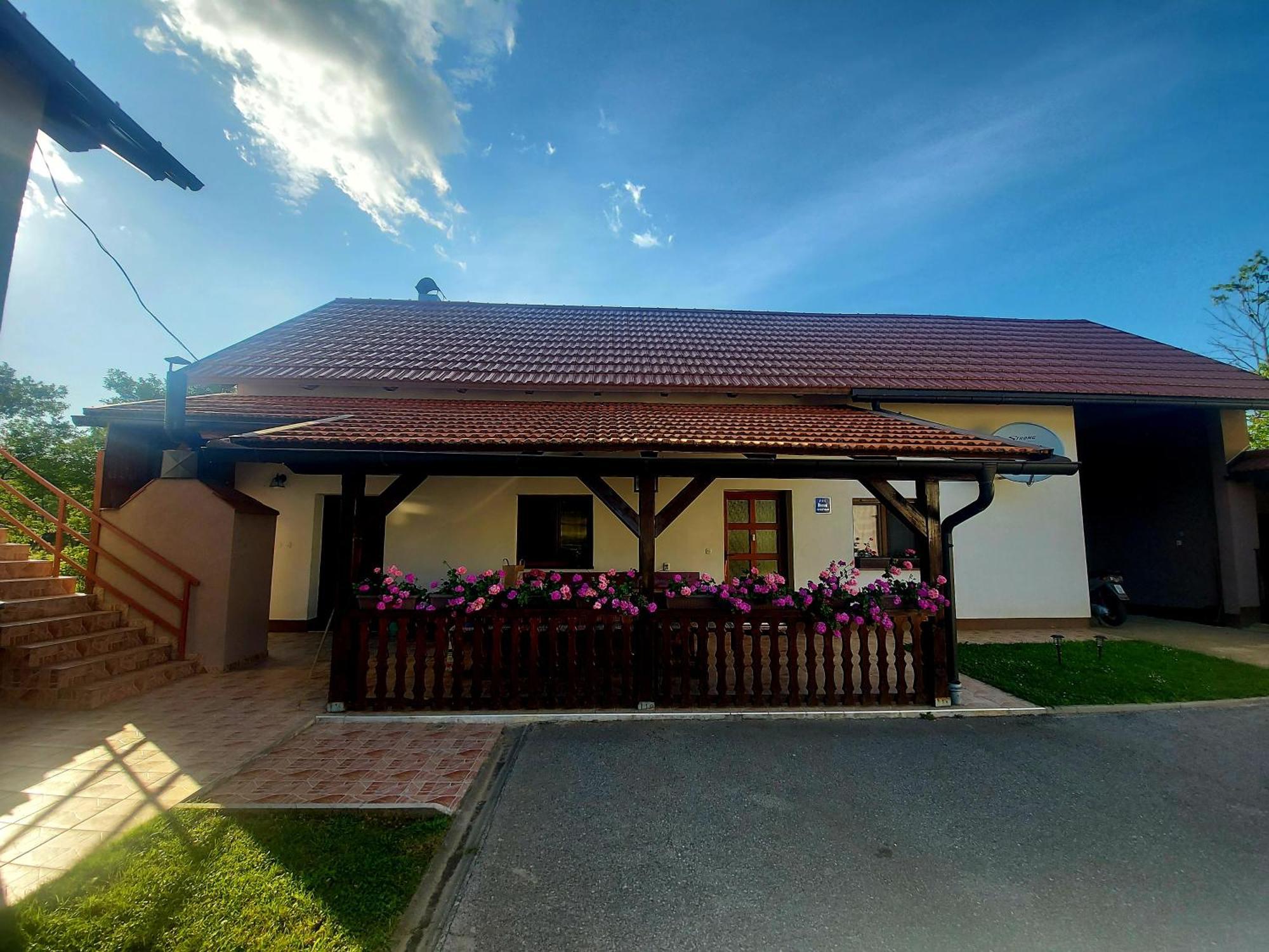 Guest House Gacka Rogić Otočac Zewnętrze zdjęcie